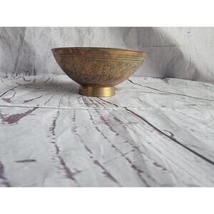 VTG 1950’s MCM Heavy Brass Bowl Etched Floral 4.75 In Tarnished Made In India